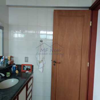 Apartamento em Pirassununga, bairro Edifício Residencial Park - Centro