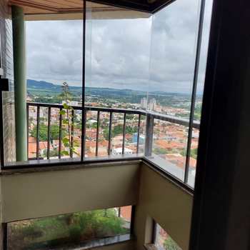 Apartamento em Pirassununga, bairro Edifício Residencial Park - Centro