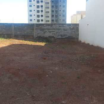 Terreno Comercial em Pirassununga, bairro Residencial Vila Romana