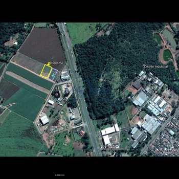 Área Comercial em Pirassununga, bairro Distrito Industrial