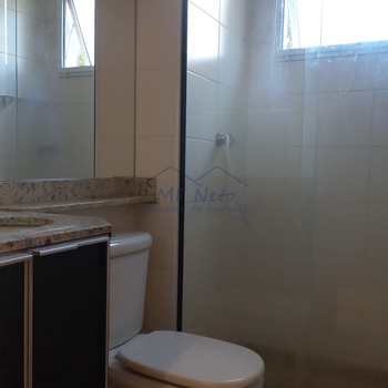 Apartamento em Pirassununga, bairro Jardim Europa