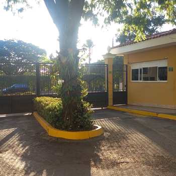 Apartamento em Pirassununga, bairro Jardim Europa