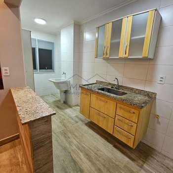Apartamento em Pirassununga, bairro Jardim Europa