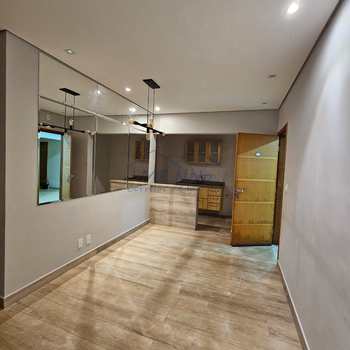 Apartamento em Pirassununga, bairro Jardim Europa
