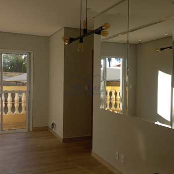 Apartamento em Pirassununga, bairro Jardim Europa