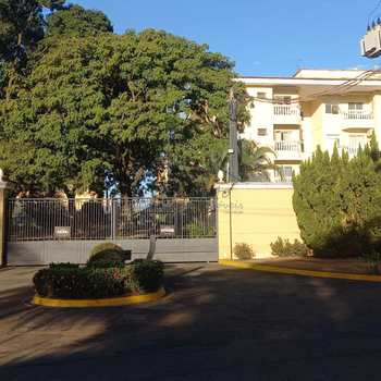 Apartamento em Pirassununga, bairro Jardim Europa