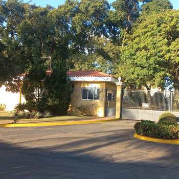 Apartamento em Pirassununga, bairro Jardim Europa