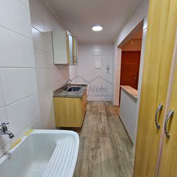Apartamento em Pirassununga, bairro Jardim Europa