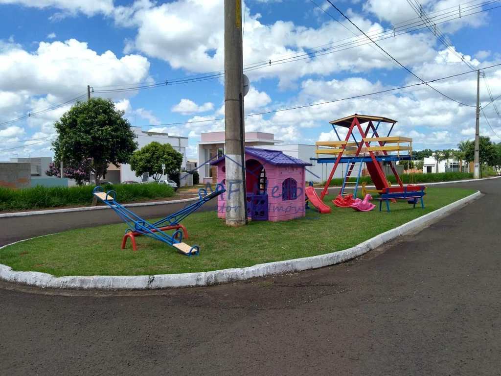 Terreno de Condomínio em Pirassununga, no bairro Jardim Quinta das Flores