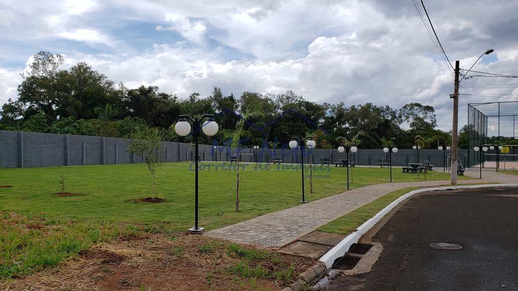 Terreno de Condomínio em Pirassununga, no bairro Jardim Quinta das Flores