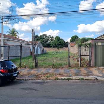 Terreno Comercial em Pirassununga, bairro Centro