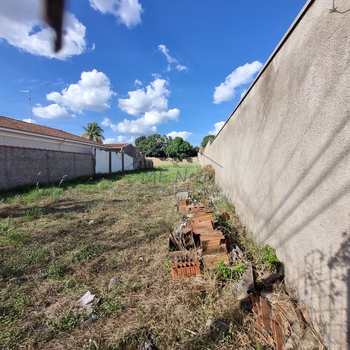 Terreno Comercial em Pirassununga, bairro Centro
