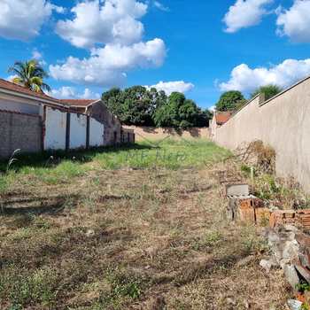 Terreno Comercial em Pirassununga, bairro Centro