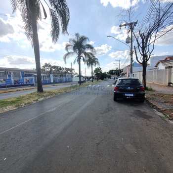 Terreno Comercial em Pirassununga, bairro Centro