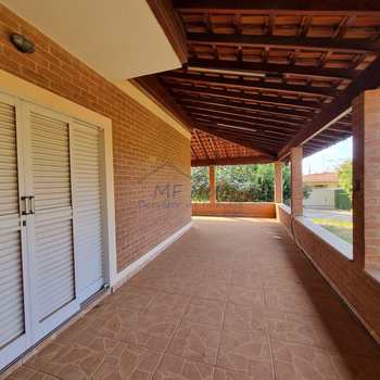 Casa em Pirassununga, bairro Jardim do Lago
