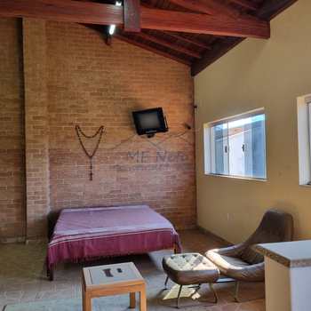 Casa em Pirassununga, bairro Jardim do Lago