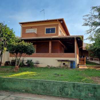 Casa em Pirassununga, bairro Jardim do Lago