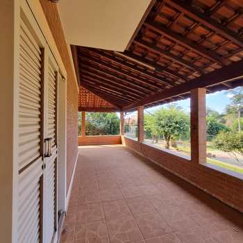 Casa em Pirassununga, bairro Jardim do Lago