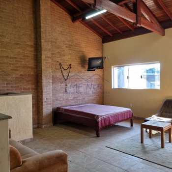 Casa em Pirassununga, bairro Jardim do Lago
