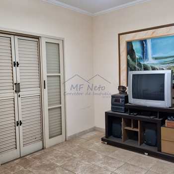 Casa em Pirassununga, bairro Jardim do Lago