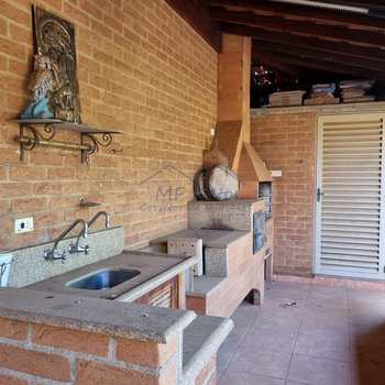 Casa em Pirassununga, bairro Jardim do Lago