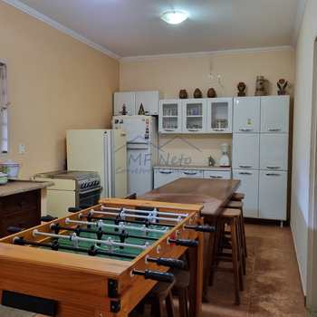 Casa em Pirassununga, bairro Jardim do Lago
