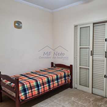Casa em Pirassununga, bairro Jardim do Lago
