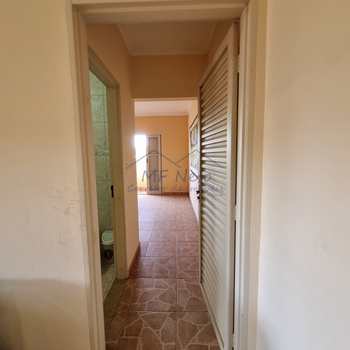 Casa em Pirassununga, bairro Jardim do Lago