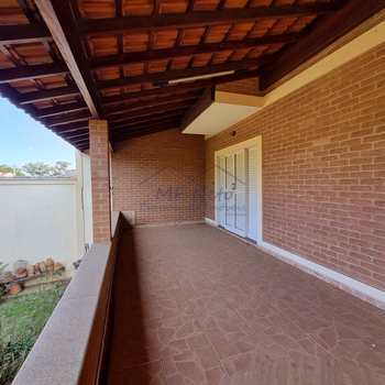 Casa em Pirassununga, bairro Jardim do Lago