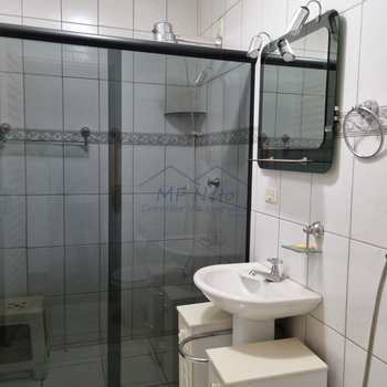 Casa em Pirassununga, bairro Jardim do Lago