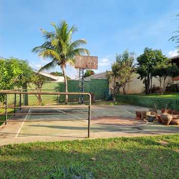 Casa em Pirassununga, bairro Jardim do Lago
