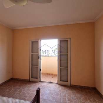 Casa em Pirassununga, bairro Jardim do Lago