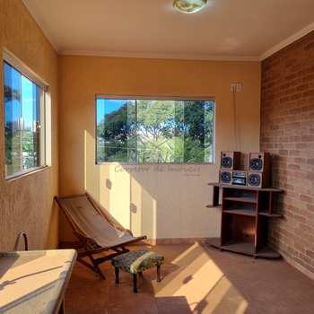 Casa em Pirassununga, bairro Jardim do Lago