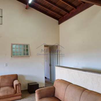 Casa em Pirassununga, bairro Jardim do Lago
