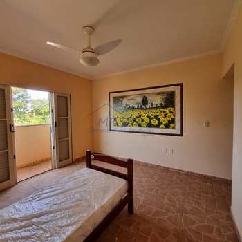 Casa em Pirassununga, bairro Jardim do Lago