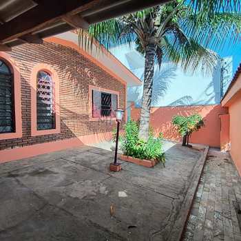 Casa em Pirassununga, bairro Jardim Eldorado