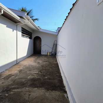 Casa em Pirassununga, bairro Jardim Eldorado
