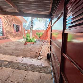 Casa em Pirassununga, bairro Jardim Eldorado