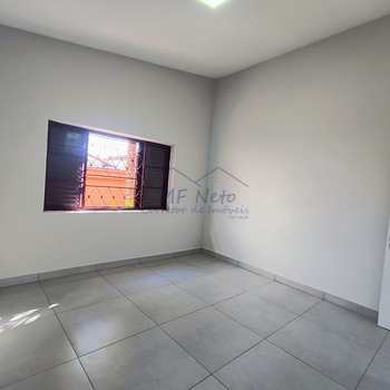 Casa em Pirassununga, bairro Jardim Eldorado