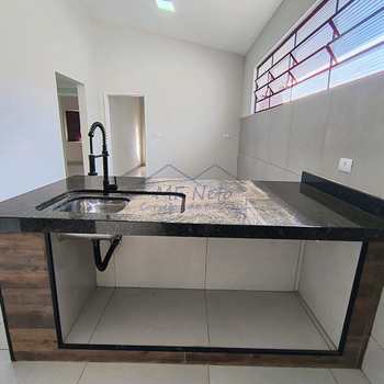 Casa em Pirassununga, bairro Jardim Eldorado