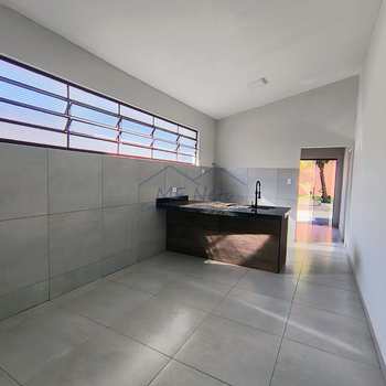 Casa em Pirassununga, bairro Jardim Eldorado
