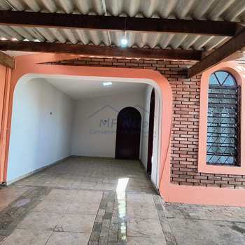 Casa em Pirassununga, bairro Jardim Eldorado