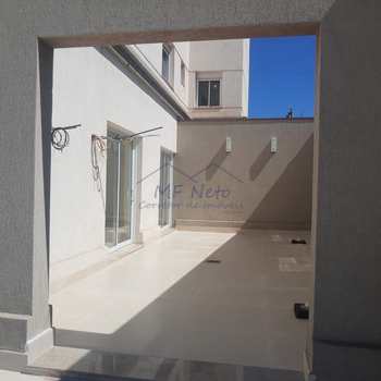 Apartamento em Pirassununga, bairro Edifício Maison Royale