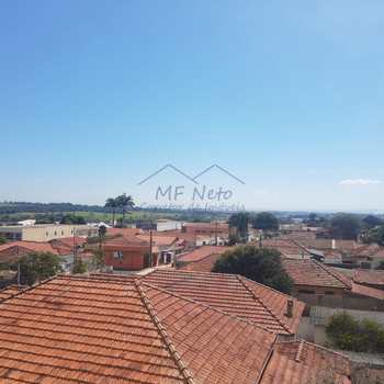 Apartamento em Pirassununga, bairro Edifício Maison Royale