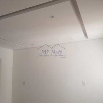 Apartamento em Pirassununga, bairro Edifício Maison Royale