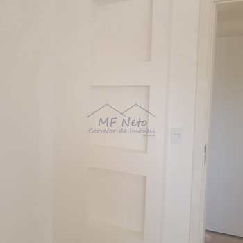 Apartamento em Pirassununga, bairro Edifício Maison Royale