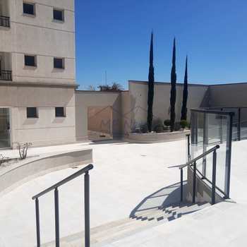 Apartamento em Pirassununga, bairro Edifício Maison Royale