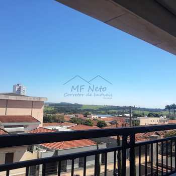Apartamento em Pirassununga, bairro Edifício Maison Royale