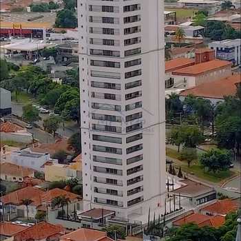 Apartamento em Pirassununga, bairro Edifício Maison Royale