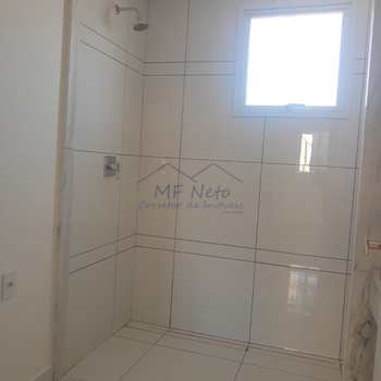 Apartamento em Pirassununga, bairro Edifício Maison Royale